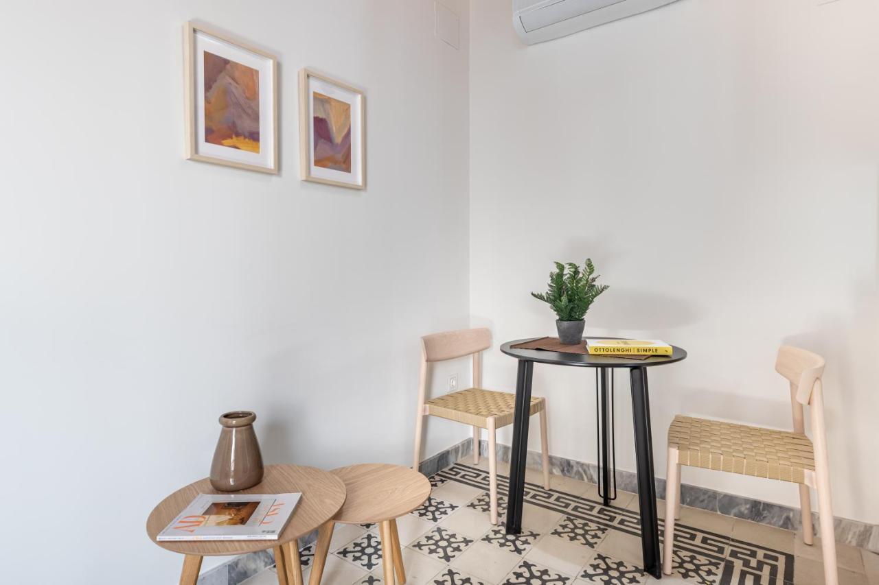 Apartamentos Libere Malaga La Merced Exterior photo